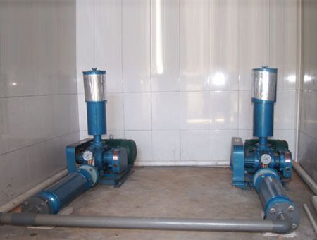 點擊查看詳細信息<br>標題：羅茨風(fēng)機 閱讀次數(shù)：2595